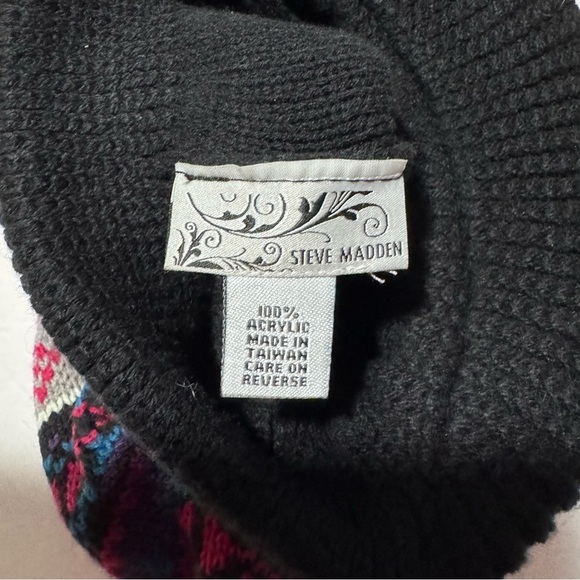 Steve Madden (NWOT) Knit Cap With Bill - Picture 5 of 7